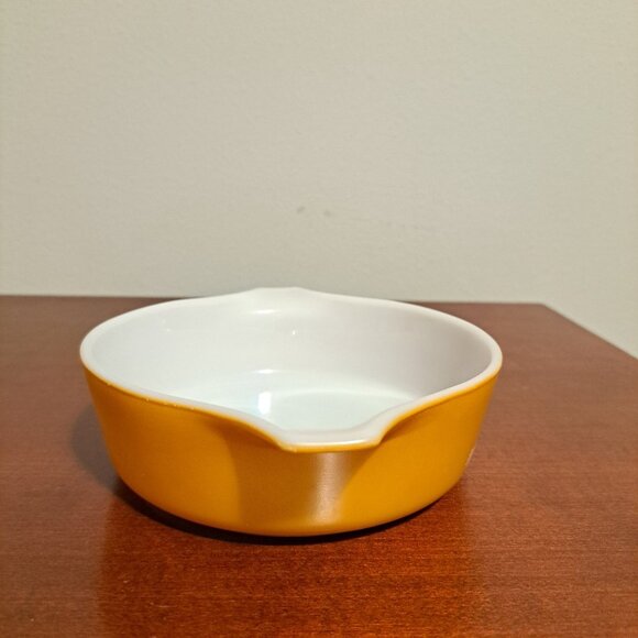 Pyrex Vintage 471-B Butterfly Gold Round 500 Milliliter Casserole Bowl With Lid - Picture 4 of 13